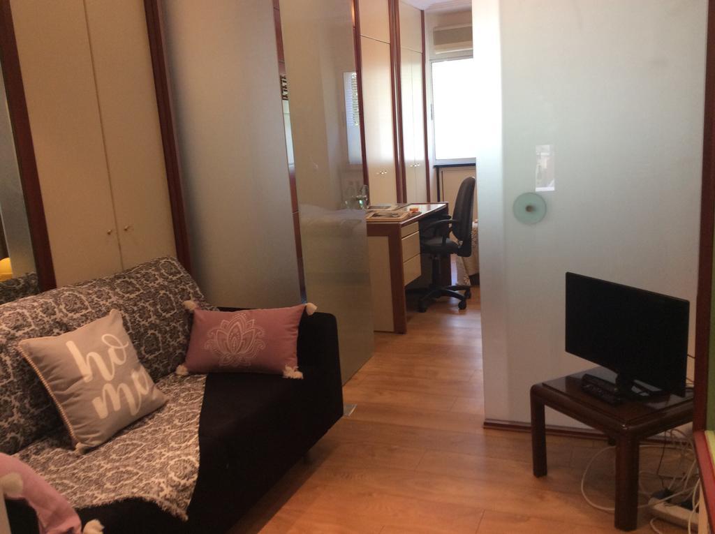 Apartment Bedroom - Center *